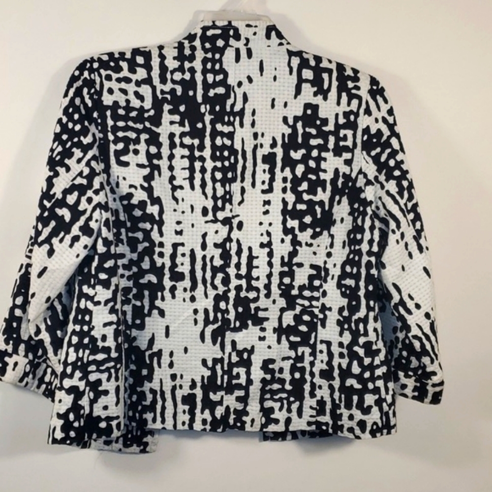Erin London black and white Blazer Size Small - Picture 8 of 12
